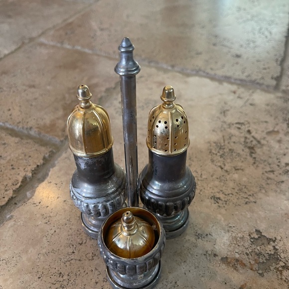 Vintage three-piece, silver
Visit 
and gold tone cruet set - Picture 4 of 5